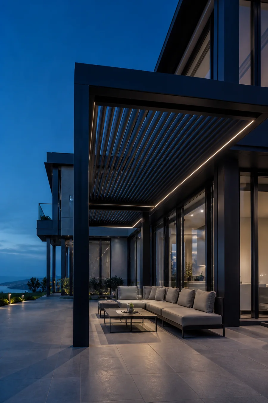 Katlanır cam balkon ve bioklimatik pergola sistemi uygulaması